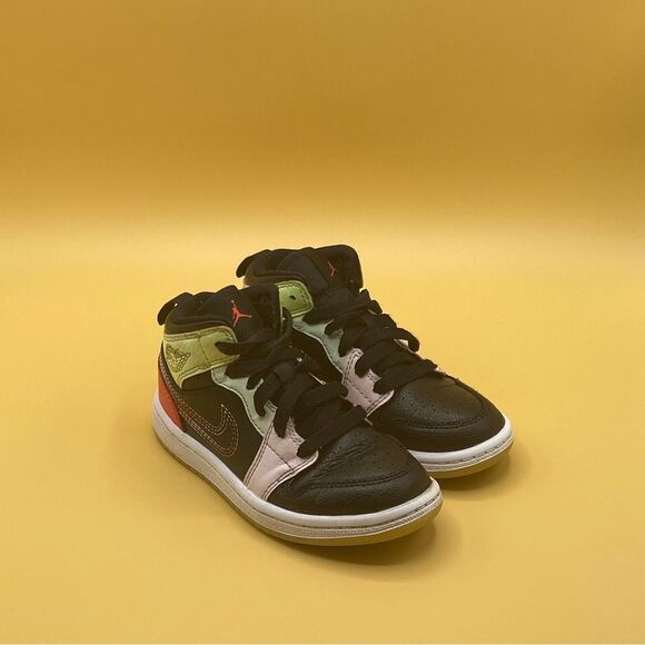 Jordan 1 Mid GS 'Glow in the Dark' - Picture 1 of 4